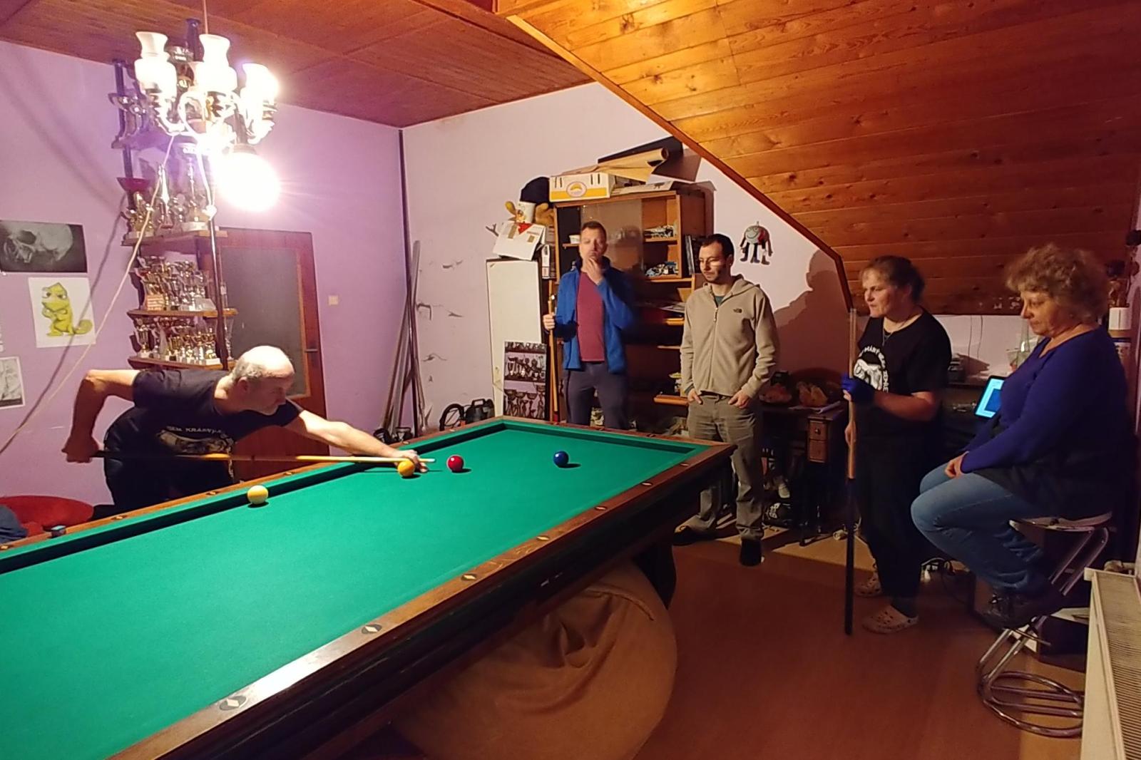 2019.12.25_18-50-28 kulečník