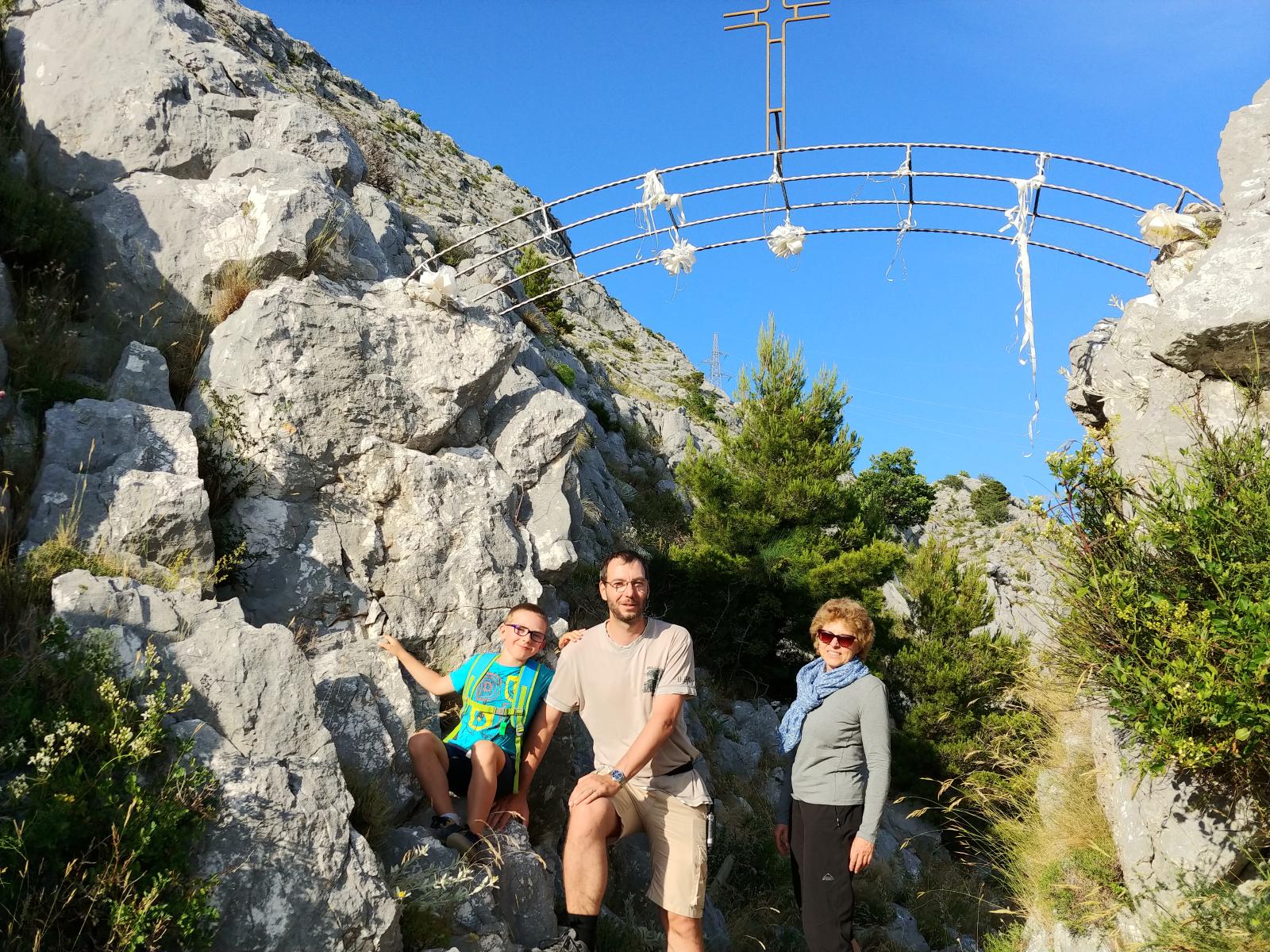 2021.06.16_18-41-44 Omiš, cestou k Gospe od Sniga