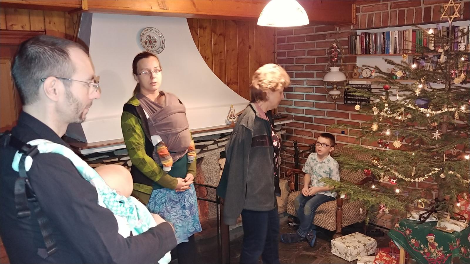 2021.12.24_18-23-53 Vánoce s dvojčaty