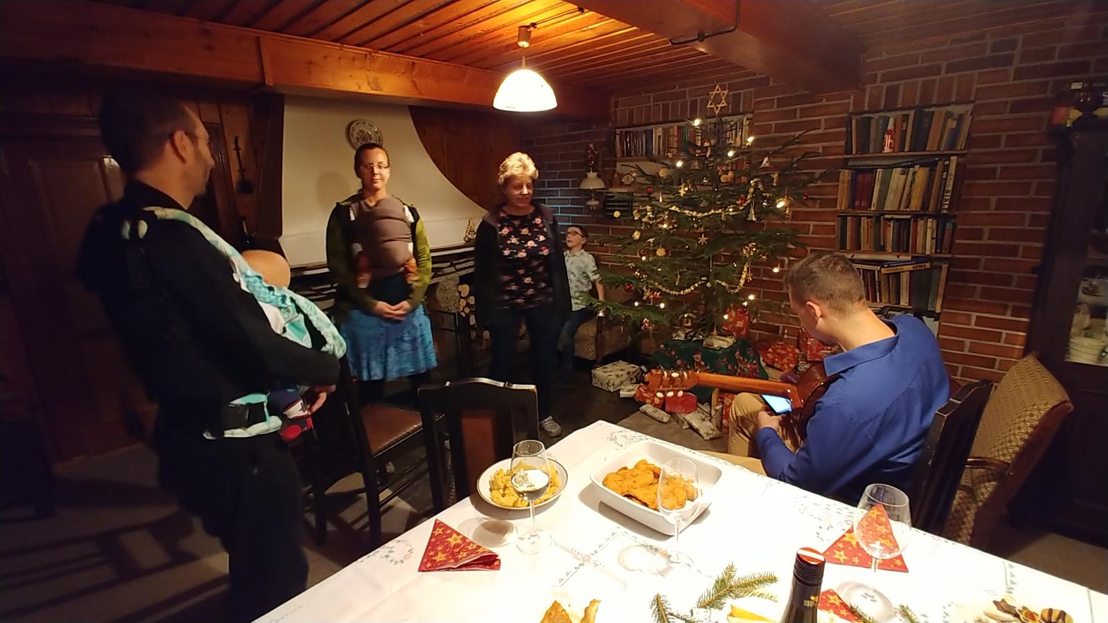 2021.12.24_18-24-28 Vánoce s dvojčaty