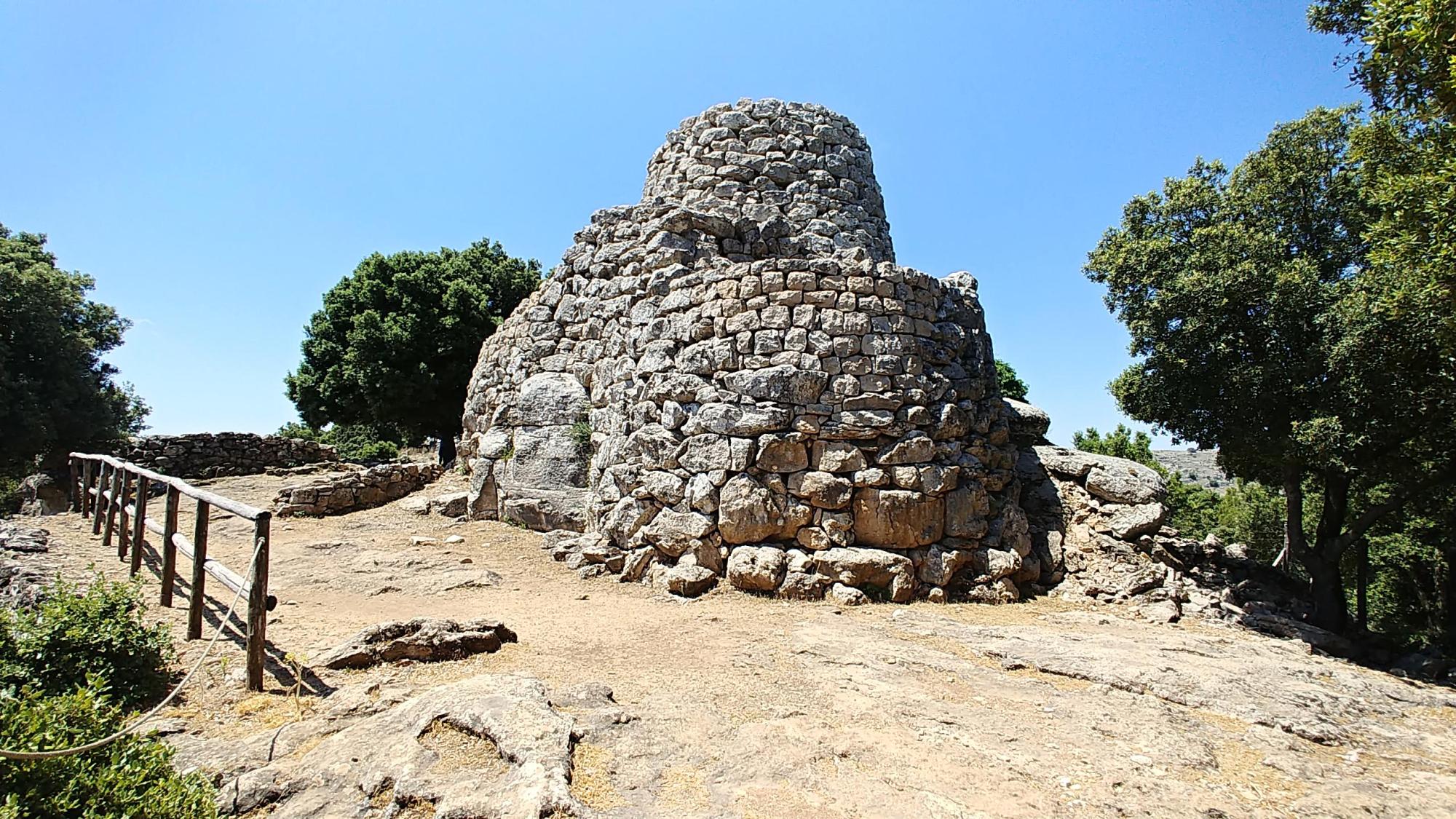 2022.06.17_12-06-56 Nuraghe Serbissi, Sardinie