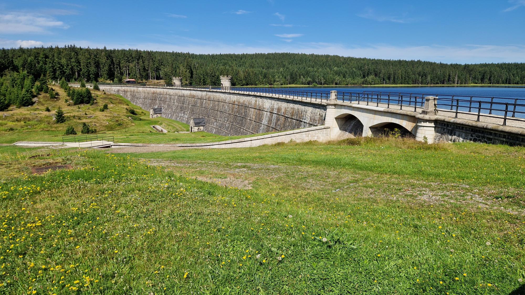 2024.08.17_11-03 hráz vodní nádrže Bedřichov