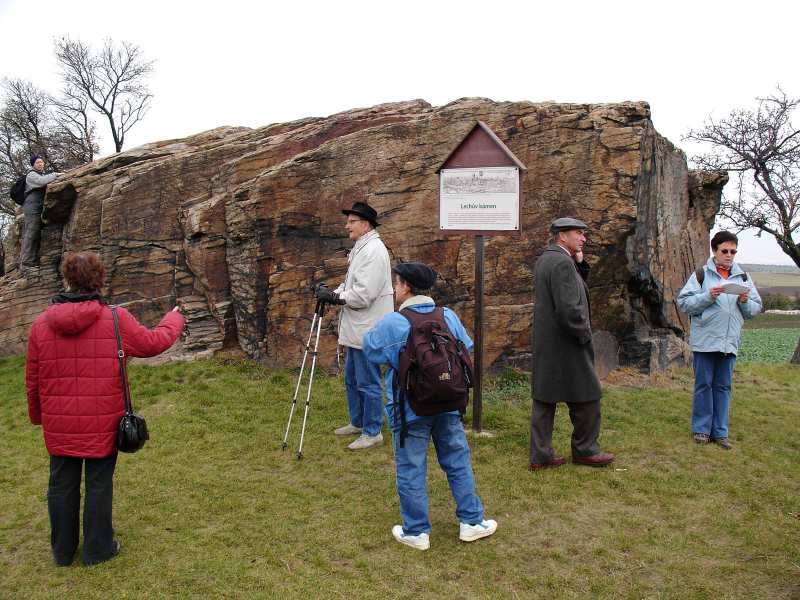 2006.11.11_12-37 Lechuv kamen u Kourimi.jpg