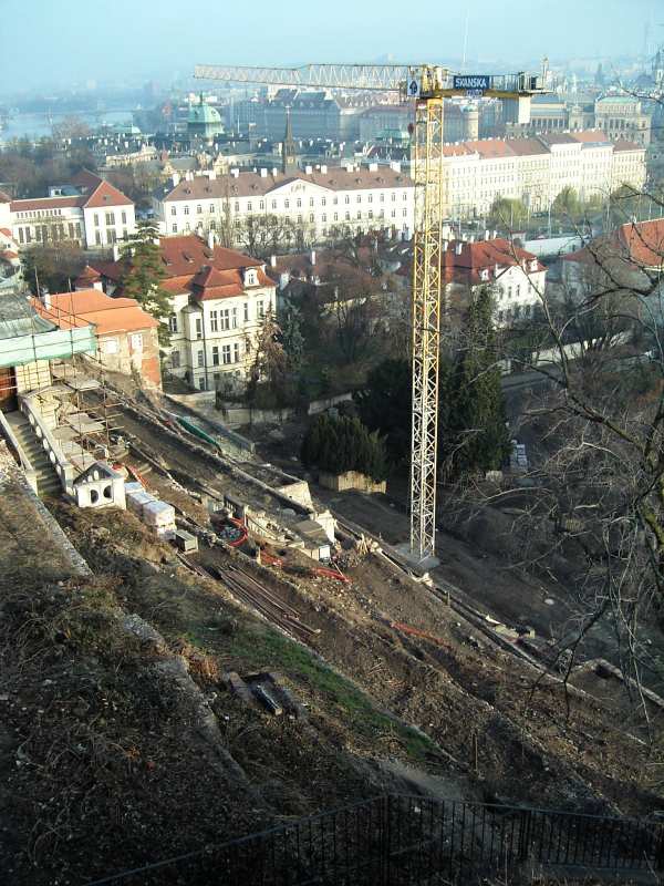 2006.12.24_14-45 stavba nove zahrady.jpg