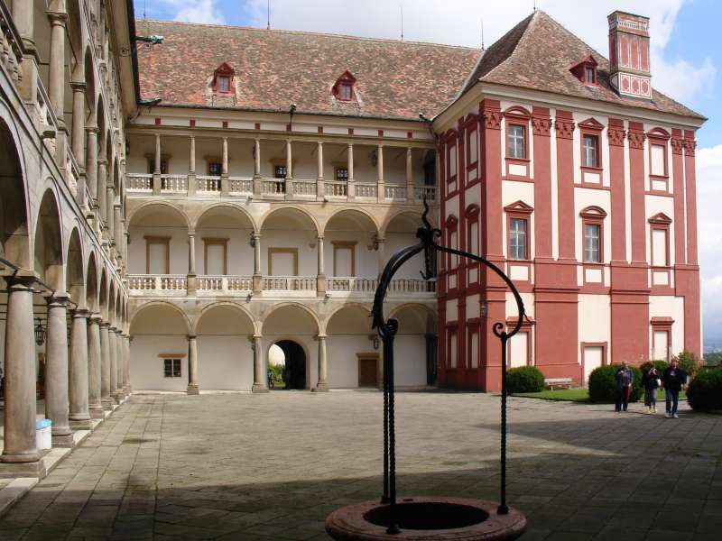 2005.08.06_11-45 Opocno.jpg