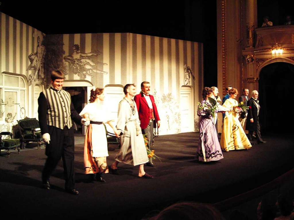 2004.11.23_21-40 Vinohradske divadlo - Brouk v hlave.jpg
