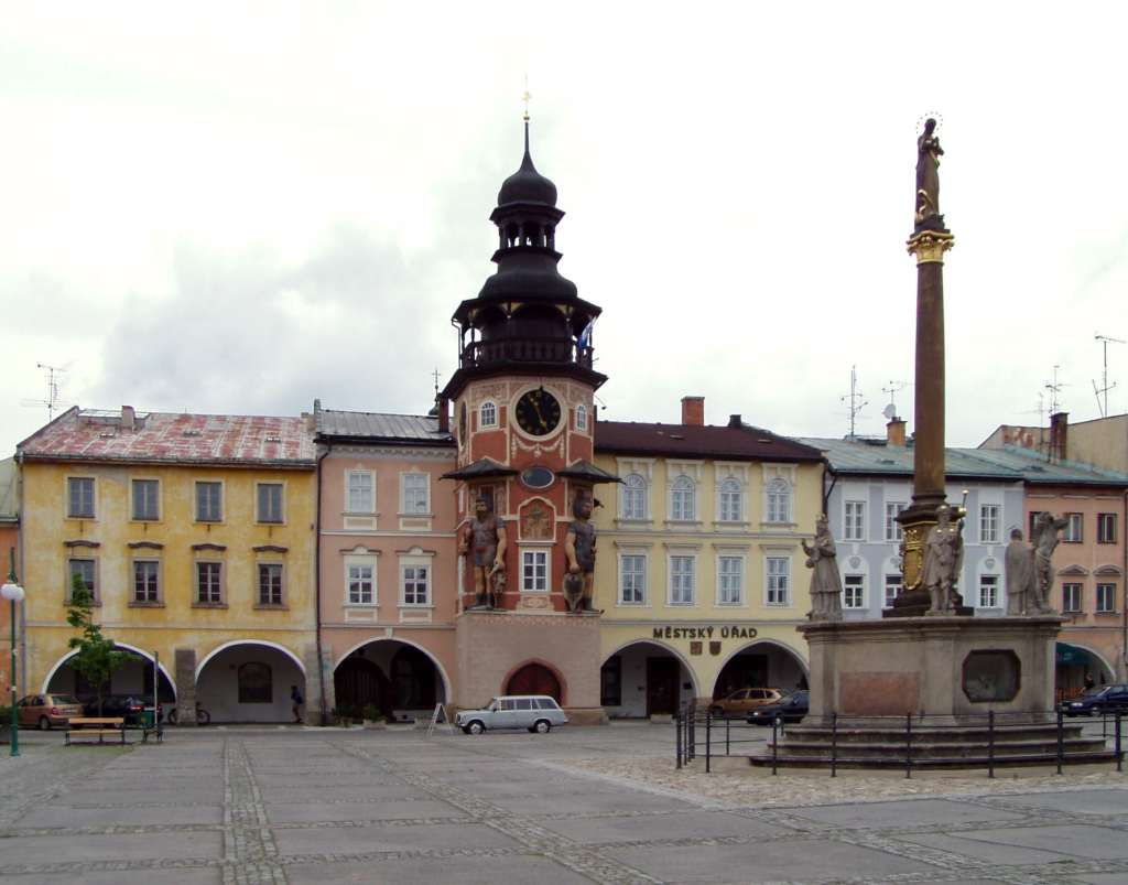 2003.05.23_Hostinne, namesti.jpg