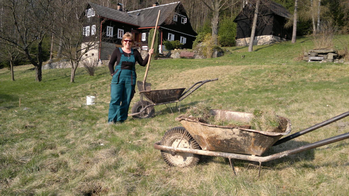 2014.03.30_16-51 sázení pámelniků