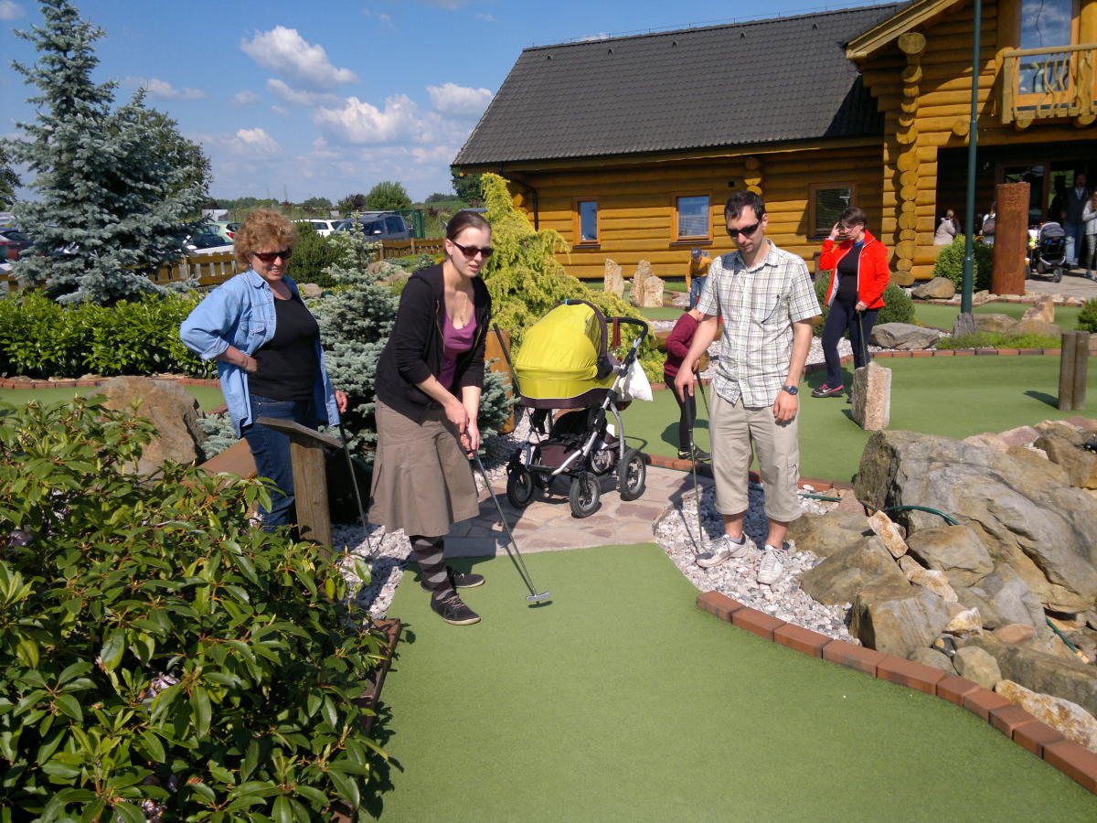 2014.05.31_16-13-12 minigolf Horní Bezděkov
