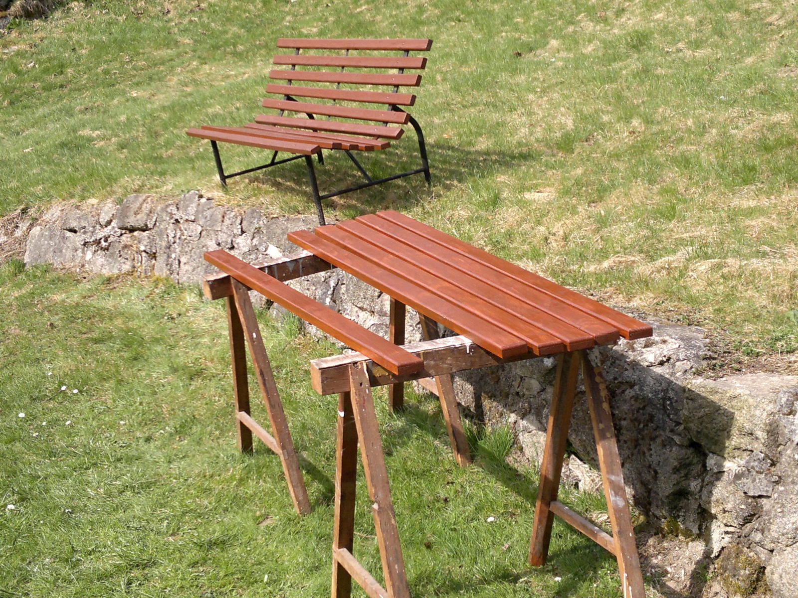 2015.04.25_15-28 příprava na lavičku