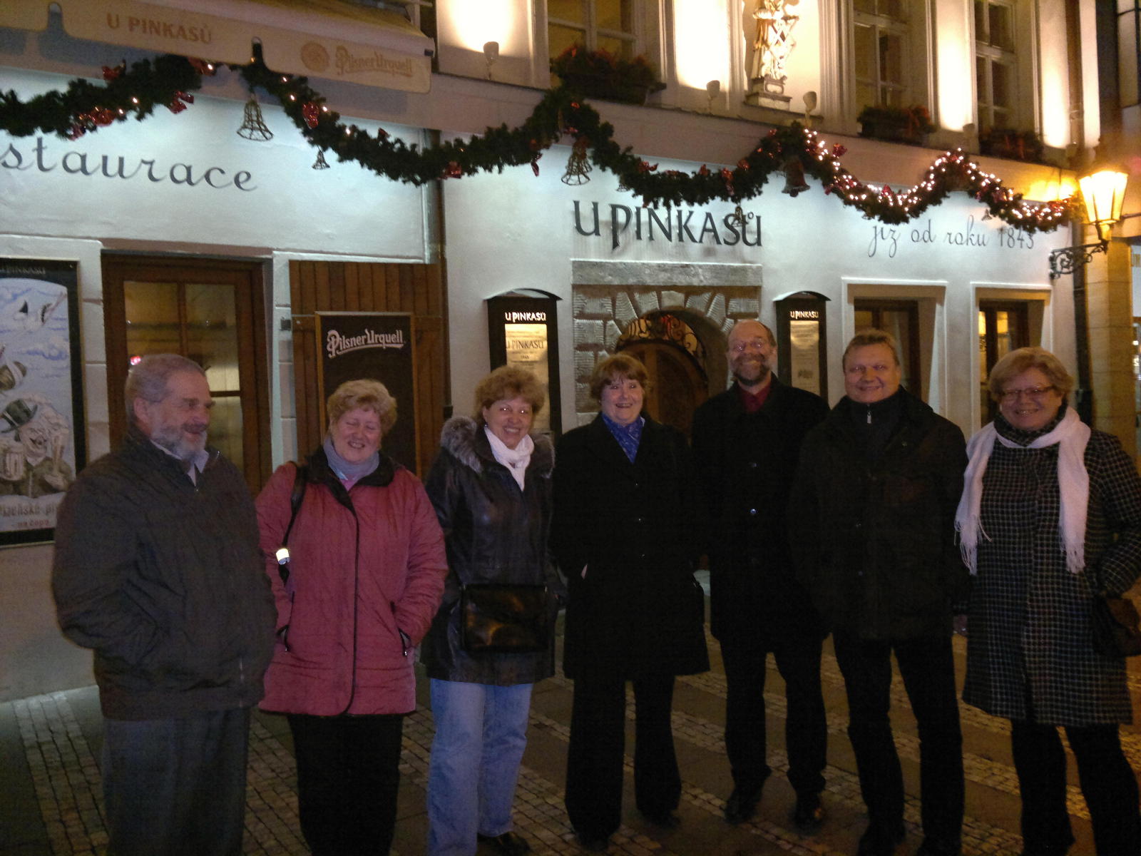 2015.12.20_20-19-08 U Pinkasů po divadle