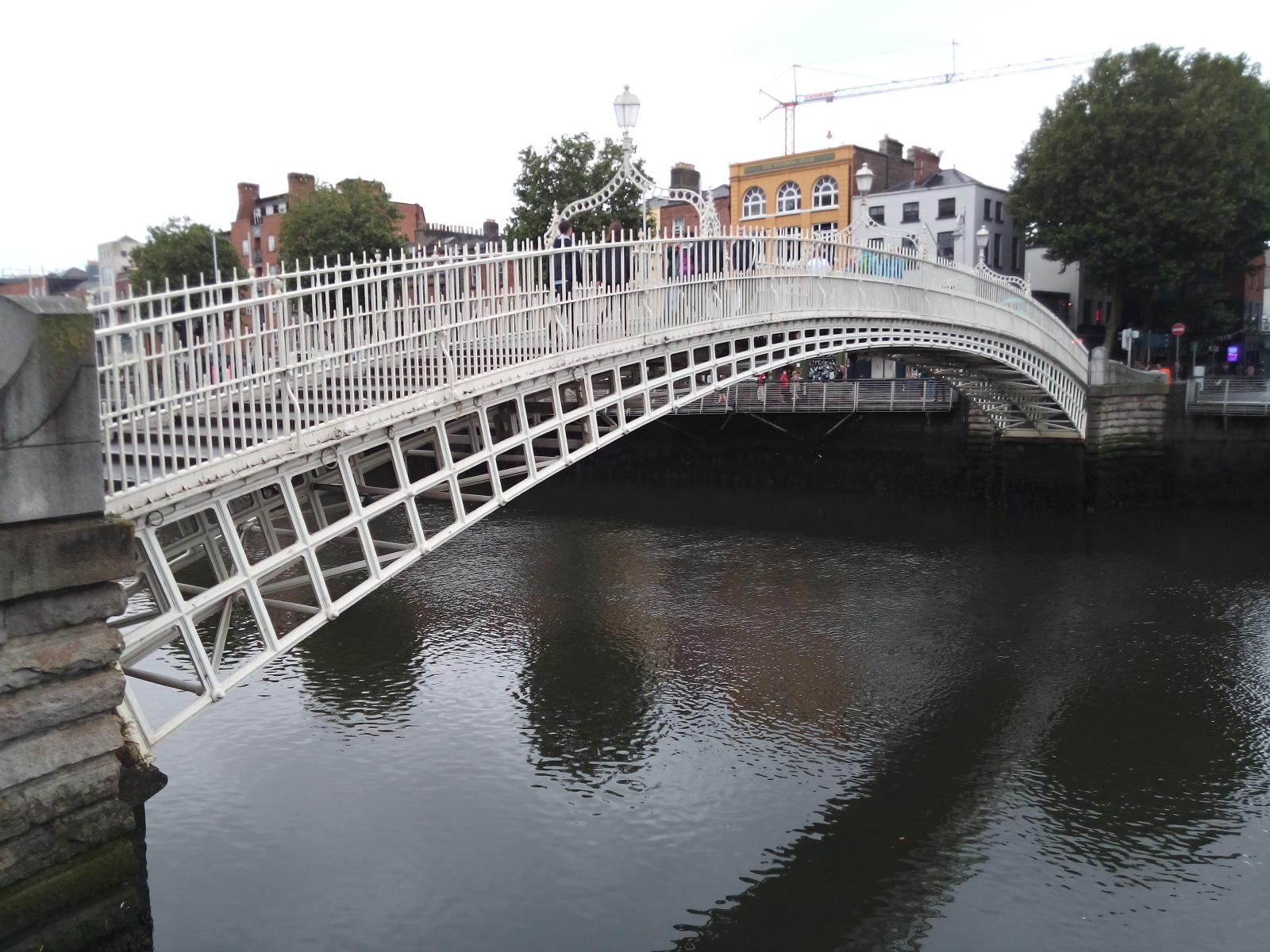 2018.07.15_18-04-32 Liffey, Halfpenny Bridge