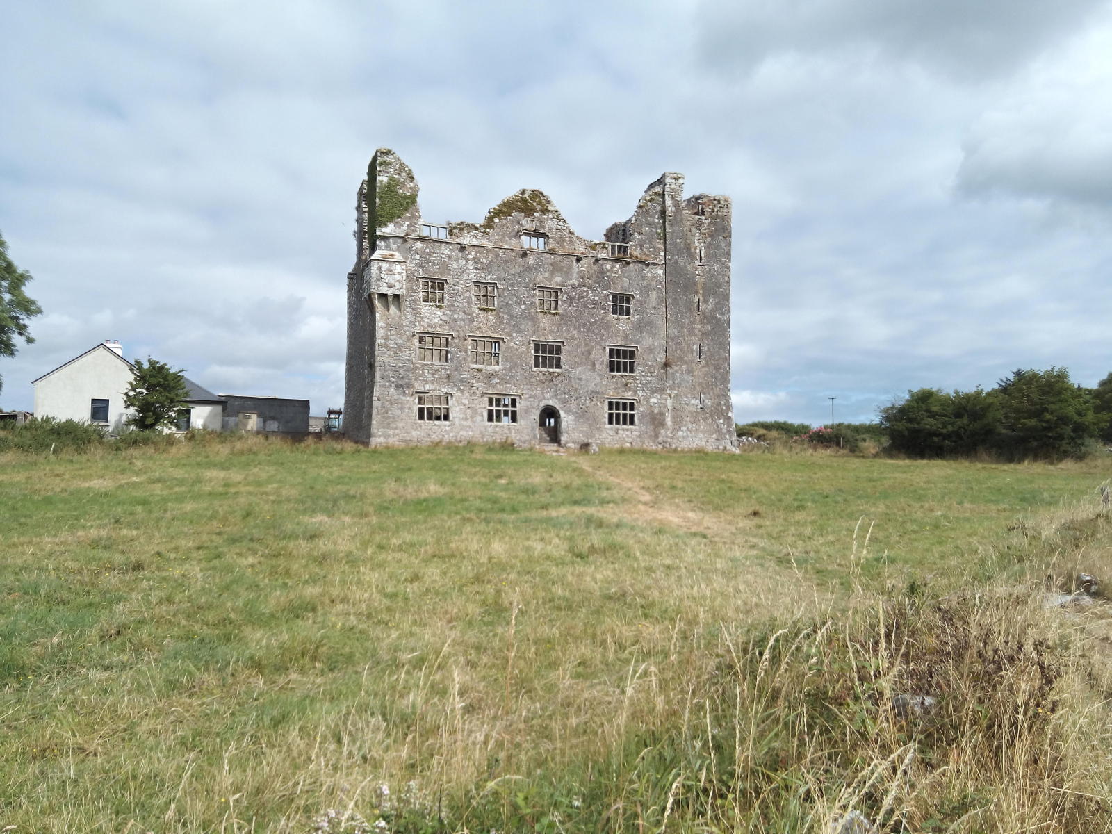 2018.07.18_11-14-41 Leamaneh Castle