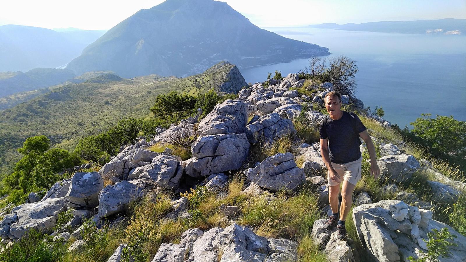 2019.06.21_06-56-12 Omiš Duče cesta k vysílači